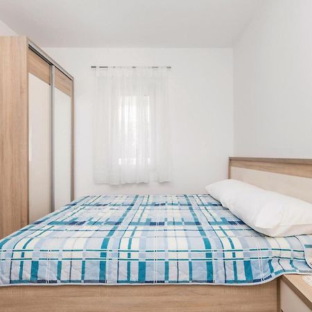 Lovely Apartment In Mandre With Wifi 外观 照片
