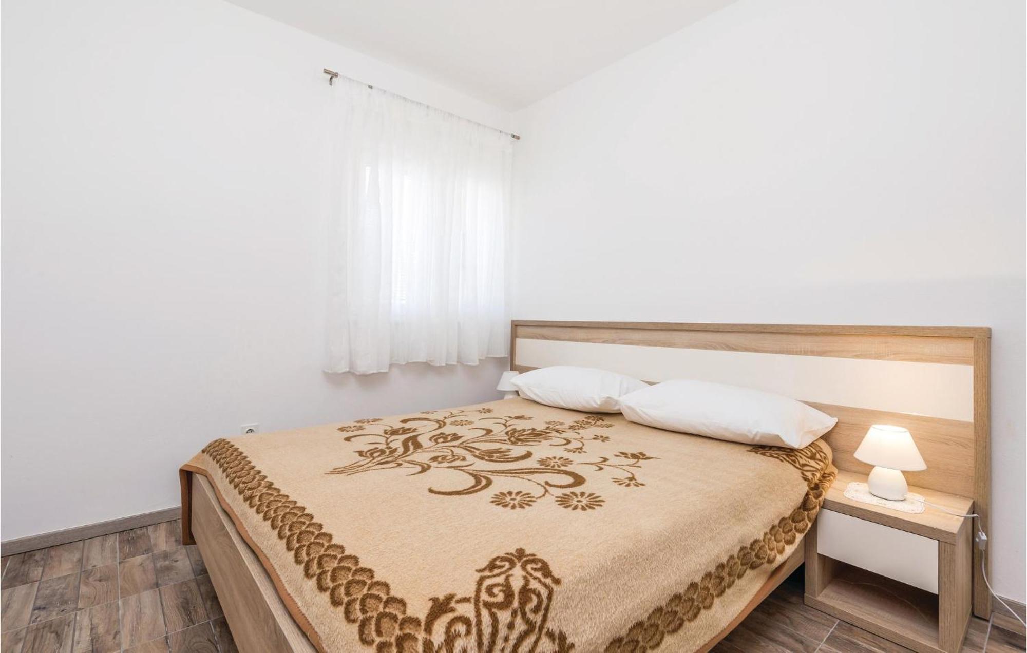 Lovely Apartment In Mandre With Wifi 外观 照片