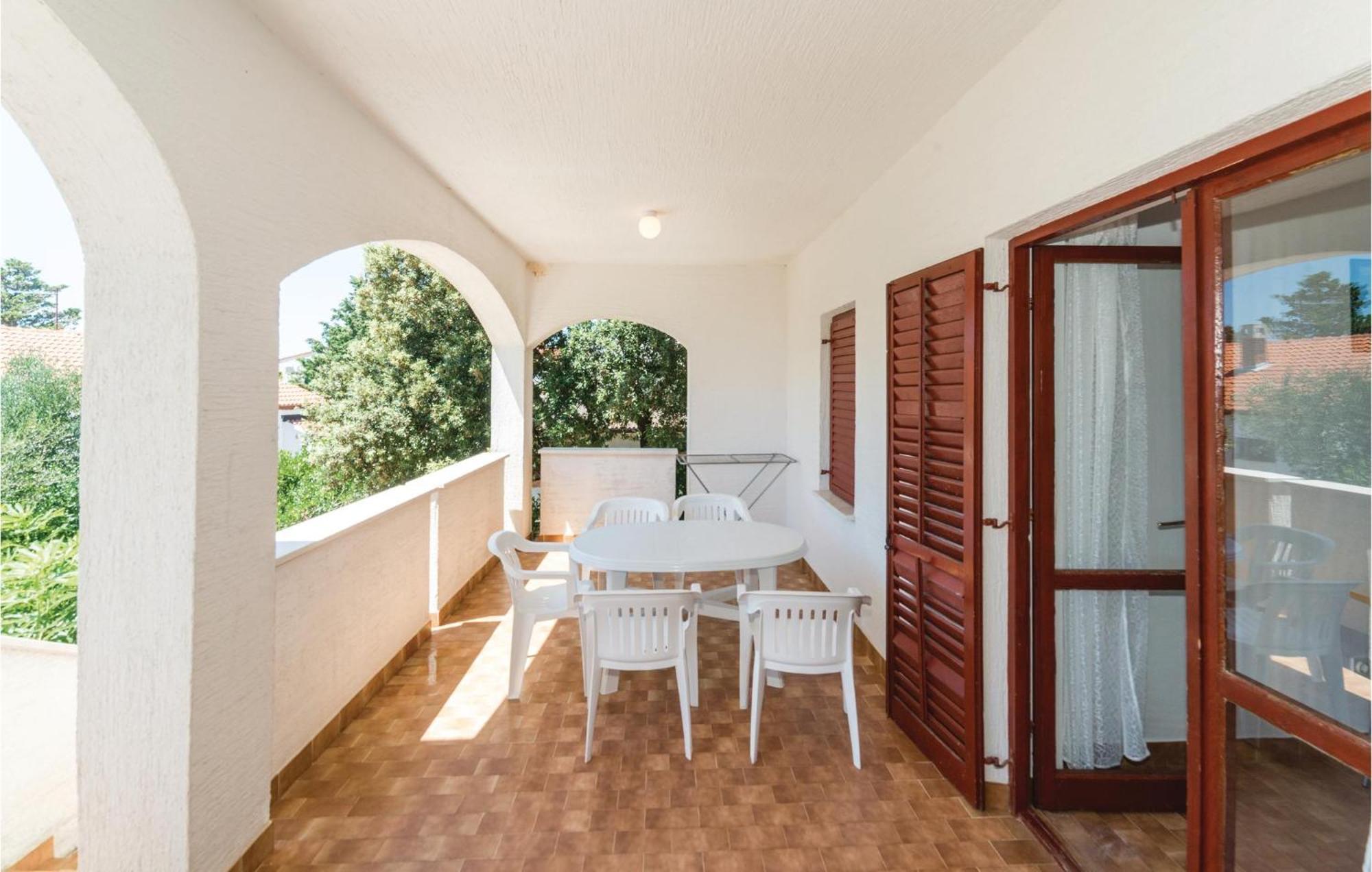 Lovely Apartment In Mandre With Wifi 外观 照片